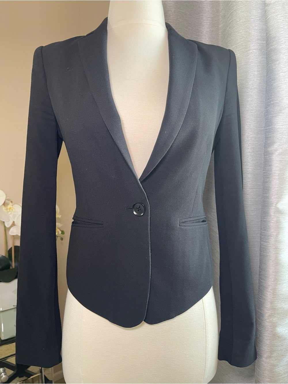 BCBGMaxAzria Black Single-Button Notch-Lapel Blazer